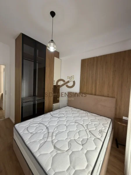Tirane, jepet me qera apartament 1+1 Kati 9, 57 m² 450 € (ali demi)