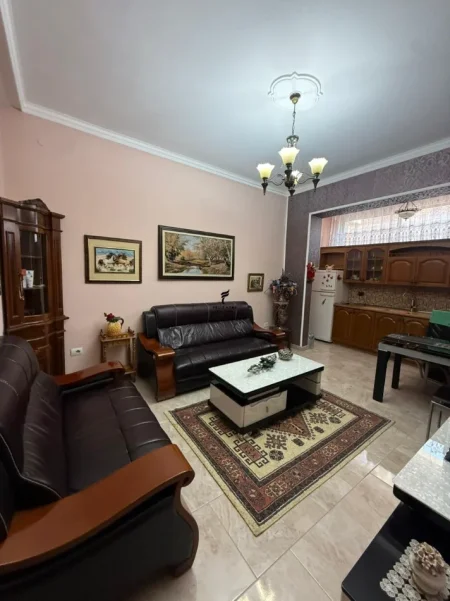 Tirane, shitet apartament 2+1 Kati 2, 65 m² (VASIL SHANTO)