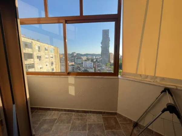 Tirane, jepet me qera apartament 1+1+Ballkon Kati 10, 70 m² 600 € (Shkolla Baletit)