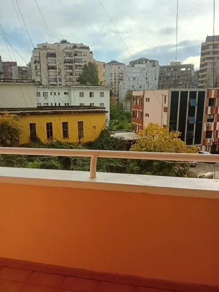 Apartament perballe  Stadiumit Air Albania 580 euro