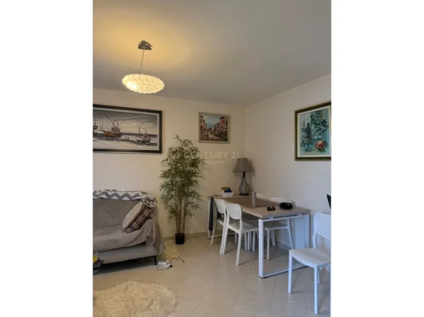 Tirane, shitet apartament 1+1 Kati 4, 54 m² 120.000 € (oxhaku)