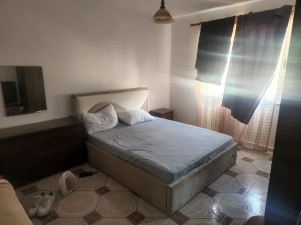 Tirane, jepet me qera apartament 1+1 Kati 4, 60 m² 450 € (Rruga Ali Demi)
