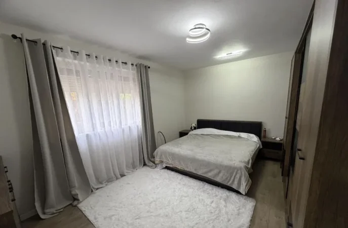 Tirane, jepet me qera apartament 2+1 Kati 3, 90 m² 850 € (Dhjetori)