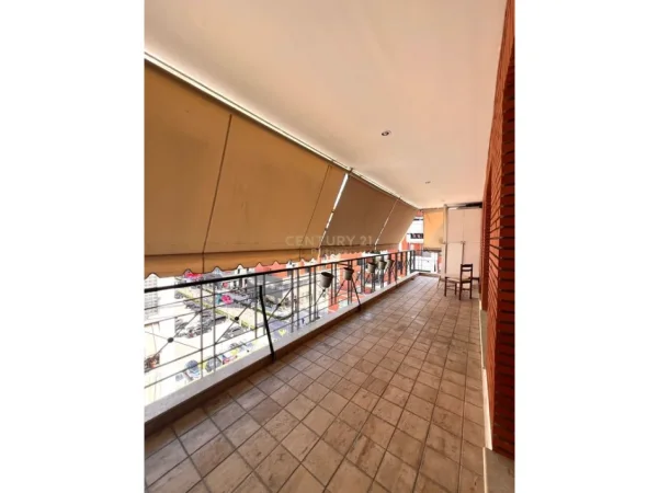 Tirane, jepet me qera apartament 2+1 Kati 6, 150 m² 1.300 € (delijorgji)