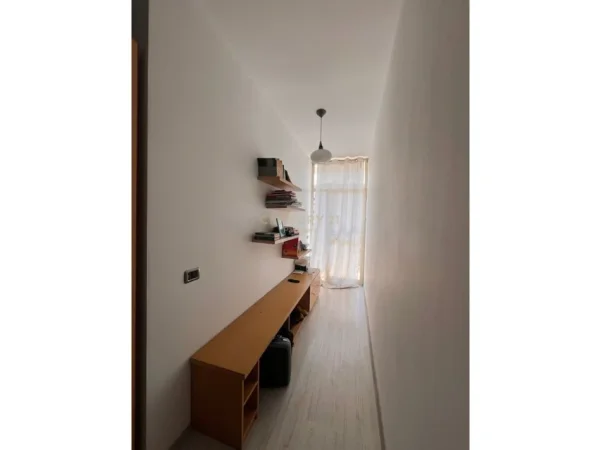 Tirane, jepet me qera apartament 2+1 Kati 6, 88 m² 700 € (Globe)