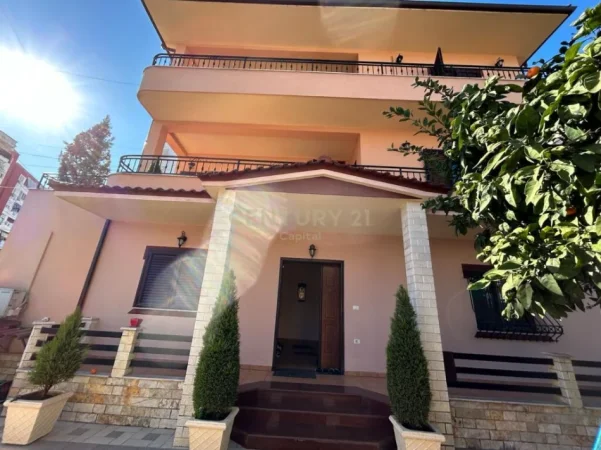 Tirane, shitet Vile 3 Katshe Kati 3, 552 m² 680.000 € (don bosko)