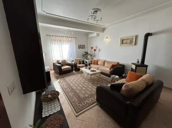 Tirane, shitet Vile 3 Katshe Kati 3, 552 m² 680.000 € (don bosko)