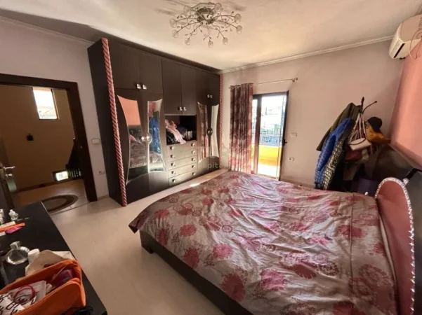 Tirane, shitet Vile 3 Katshe Kati 3, 552 m² 680.000 € (don bosko)