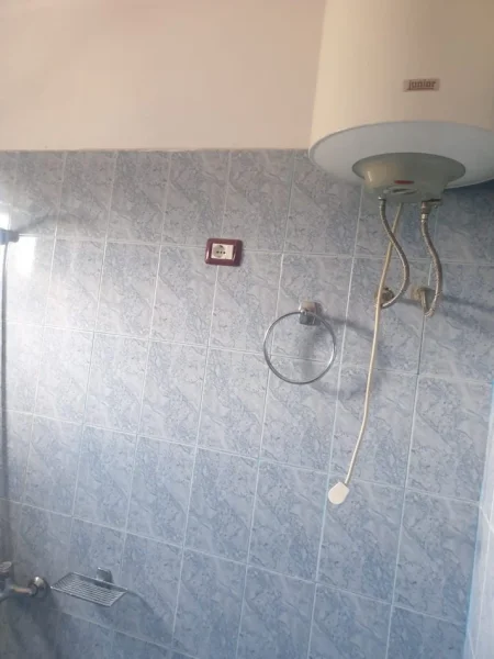 Tirane, jepet me qera apartament 2+1 Kati 2, 65 m² 400 € (Qsut)