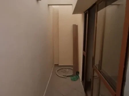 Tirane, jepet me qera ambjent biznesi Kati 0, 65 m² 700 € 