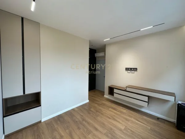 Tirane, shitet apartament 2+1+Ballkon Kati 2, 97 m² 295.000 € (oxhaku)