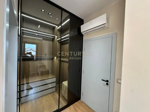 Tirane, shitet apartament 2+1+Ballkon Kati 2, 97 m² 295.000 € (oxhaku)
