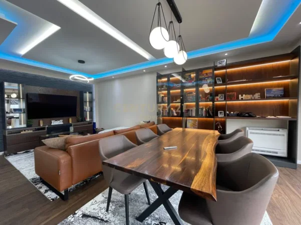 Tirane, shitet apartament Kati 5, 190 m² 470.000 € (kodra e diellit 2)