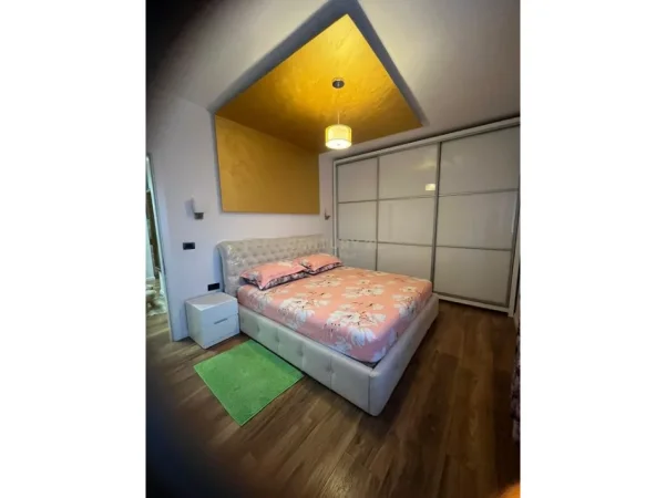 Tirane, shitet apartament 2+1 Kati 5, 118 m² 230.000 € (xhamlliku)