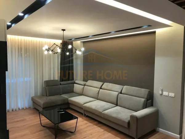 Tirane, jepet me qera apartament 2+1+Ballkon Kati 2, 139 m² 1.400 € (Blloku)