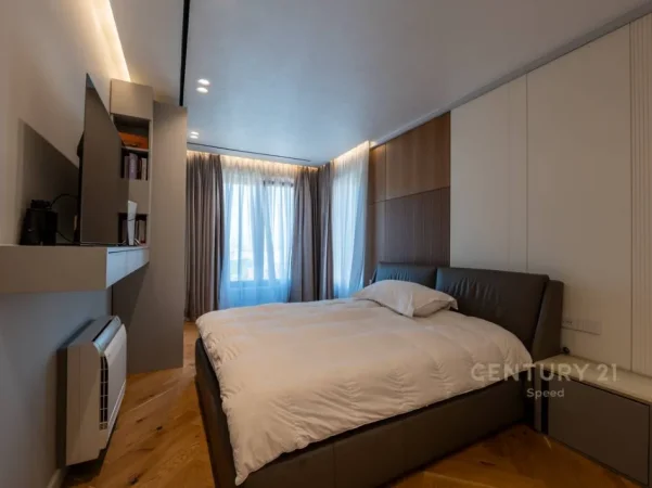 Tirane, shitet apartament Kati 4, 450 m² 1.450.000 € (Farke)