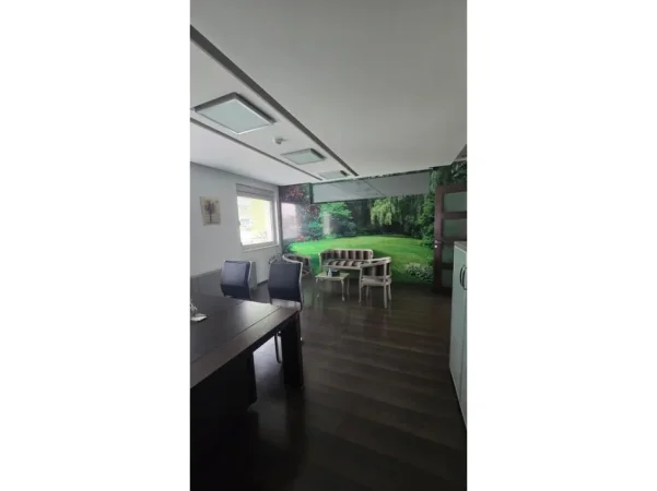 Tirane, jepet me qera ambjent biznesi Kati 5, 125 m² 1.700 € 