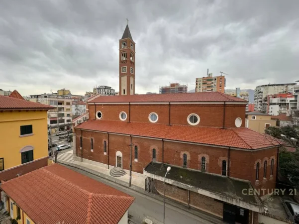Tirane, jepet me qera apartament 1+1+Ballkon Kati 3, 62 m² 230.000 € (rruga e kavajes)