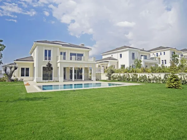 Tirane, jepet me qera Vile 3 Katshe , 700 m² 15.000 € (Rolling Hills)