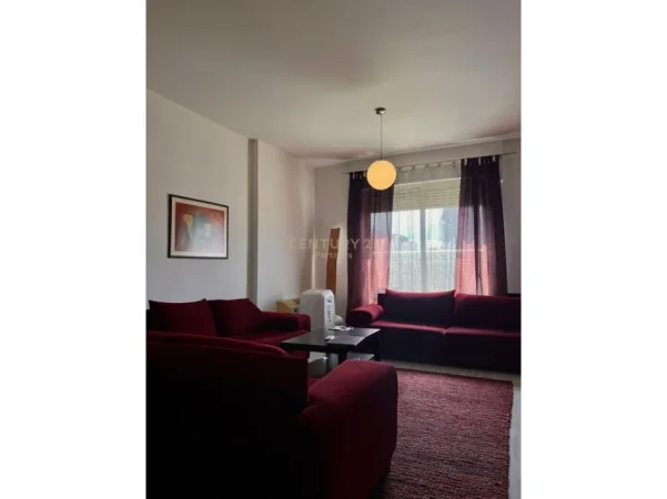 Tirane, jepet me qera apartament 2+1+Aneks+Ballkon Kati 6, 88 m² 700 € 