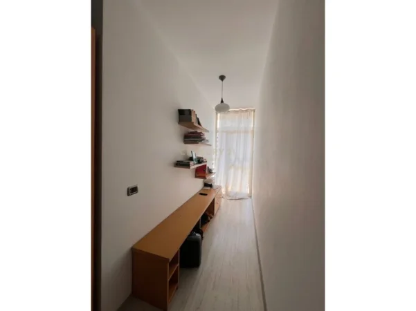 Tirane, jepet me qera apartament 2+1+Aneks+Ballkon Kati 6, 88 m² 700 € 