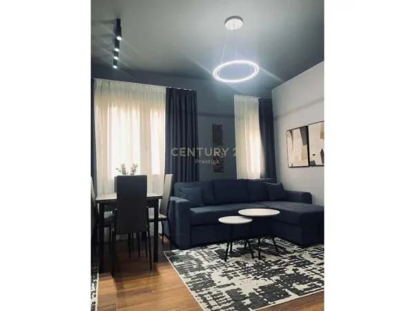 Tirane, jepet me qera apartament 2+1+Aneks+Ballkon Kati 2, 85 m² 650 € 
