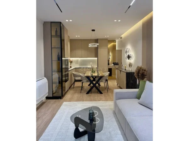 Tirane, shitet apartament 2+1+Ballkon Kati 8, 116 m² 385.000 € (mine peza)