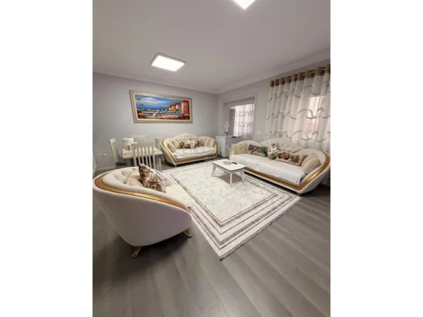 Tirane, jepet me qera apartament 2+1+Aneks+Ballkon Kati 1, 100 m² 