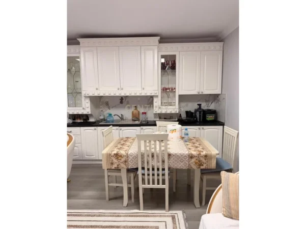 Tirane, jepet me qera apartament 2+1+Aneks+Ballkon Kati 1, 100 m² 