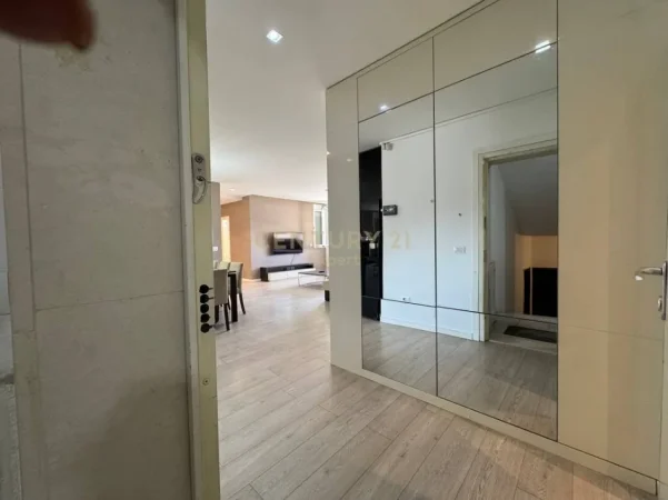 Tirane, jepet me qera apartament 2+1+Aneks+Ballkon Kati 9, 133 m² 1.100 € 