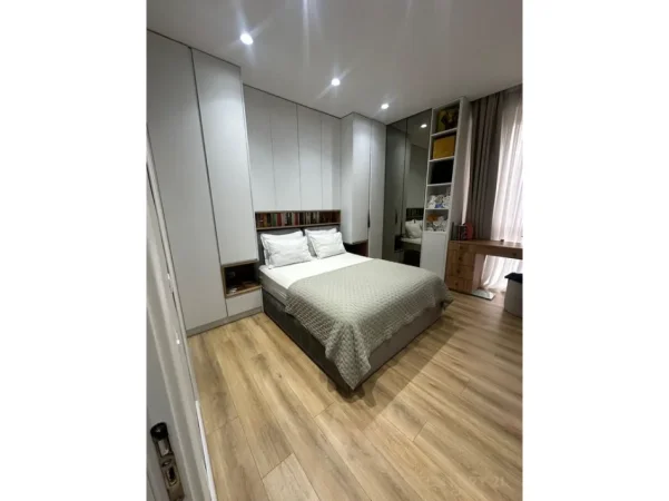 Tirane, shitet apartament 2+1 Kati 1, 94 m² 260.000 € (ish parku)