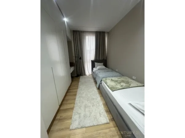 Tirane, shitet apartament 2+1 Kati 1, 94 m² 260.000 € (ish parku)