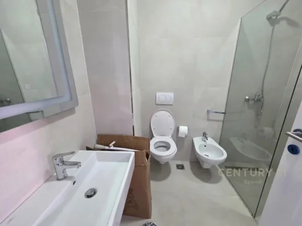 Tirane, jepet me qera apartament 2+1+Aneks+Ballkon Kati 8, 113 m² 800 € 