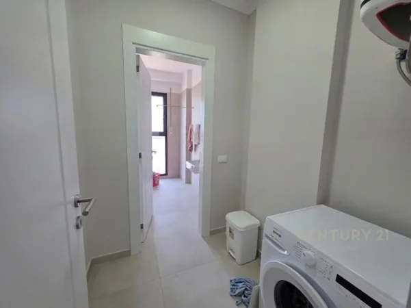 Tirane, jepet me qera apartament 2+1+Aneks+Ballkon Kati 8, 113 m² 800 € 