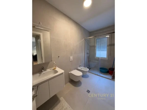Tirane, jap me qera apartament 1+1+Aneks+Ballkon Kati 3, 65 m² 700 € (Sima com)
