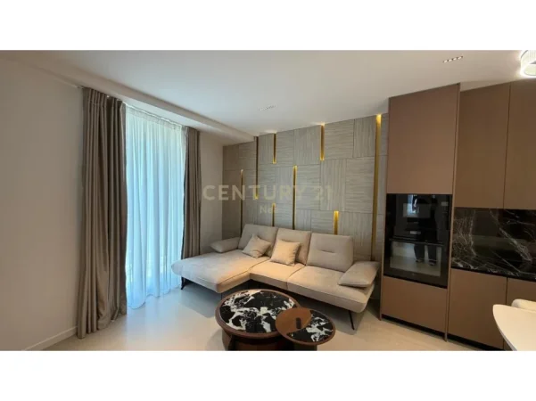 Tirane, jepet me qera apartament 2+1+Aneks+Ballkon Kati 13, 173 m² 1.600 € (GOLDEN TOWER)
