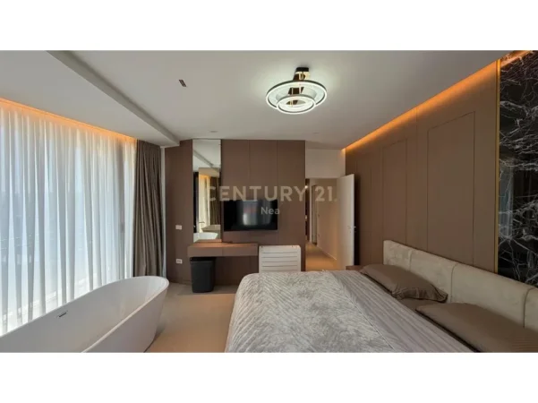 Tirane, jepet me qera apartament 2+1+Aneks+Ballkon Kati 13, 173 m² 1.600 € (GOLDEN TOWER)