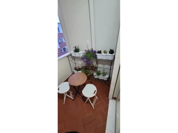 Tirane, jepet me qera apartament 2+1+Aneks+Ballkon Kati 4, 98 m² 880 € 