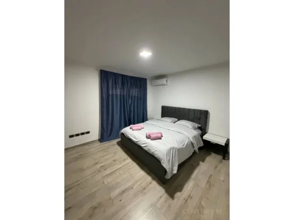 Tirane, jepet me qera apartament 2+1+Aneks+Ballkon Kati 5, 78 m² 700 € 