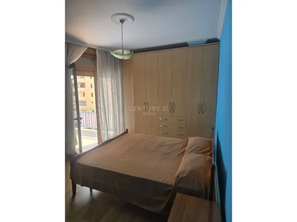 Tirane, jepet me qera apartament 2+1+Aneks+Ballkon Kati 3, 86 m² 600 € (Brraka)