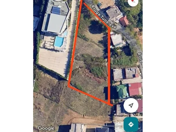 Tirane, jepet me qera toke , 3.700 m² (Rruga e Tuneleve)