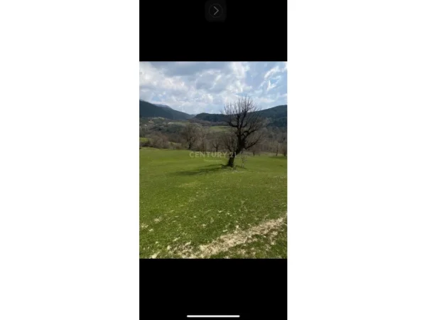 Tirane, shes toke , 10.475 m² 1.100.000 € (Tufine)