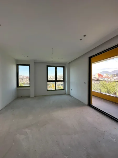 Tirane, shitet apartament 2+1+Ballkon Kati 5, 127 m² 395.000 € (Rruga e Kavajes)