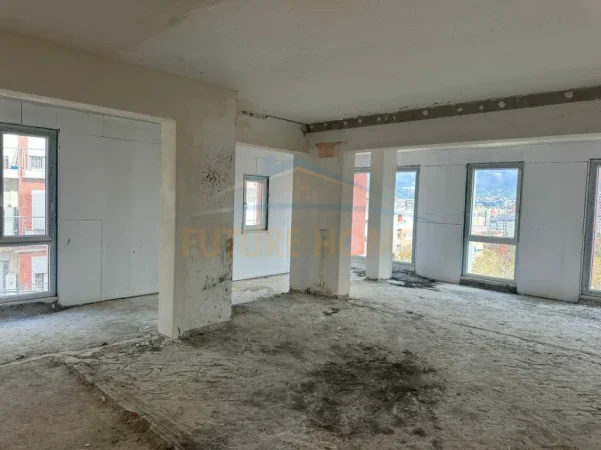 Tirane, jepet me qera Vile 3 Katshe Kati 4, 7.000 € 