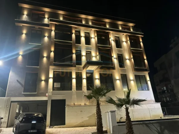 Tirane, jepet me qera Vile 3 Katshe Kati 4, 7.000 € 