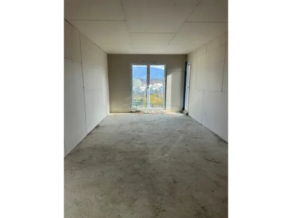 Tirane, jepet me qera Vile 3 Katshe Kati 4, 7.000 € 