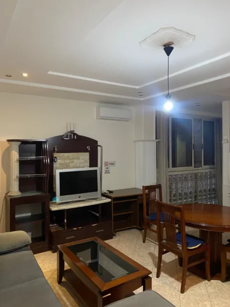 🏠 Jepet me Qira Apartament 2+1 tek  Zogu i Zi per 4 veta   500 eur