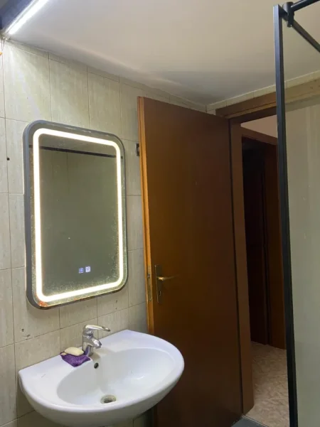 🏠 Jepet me Qira Apartament 2+1 tek  Zogu i Zi per 4 veta   500 eur