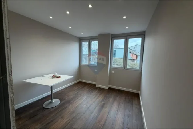 Tirane, jepet me qera apartament 2+1+Ballkon Kati 1, 70 m² 500 € 
