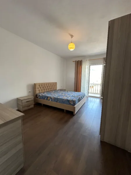 Tirane, jepet me qera apartament 2+1+Ballkon , 120 m² 400 € (Koder Kamez prane "Fafa")